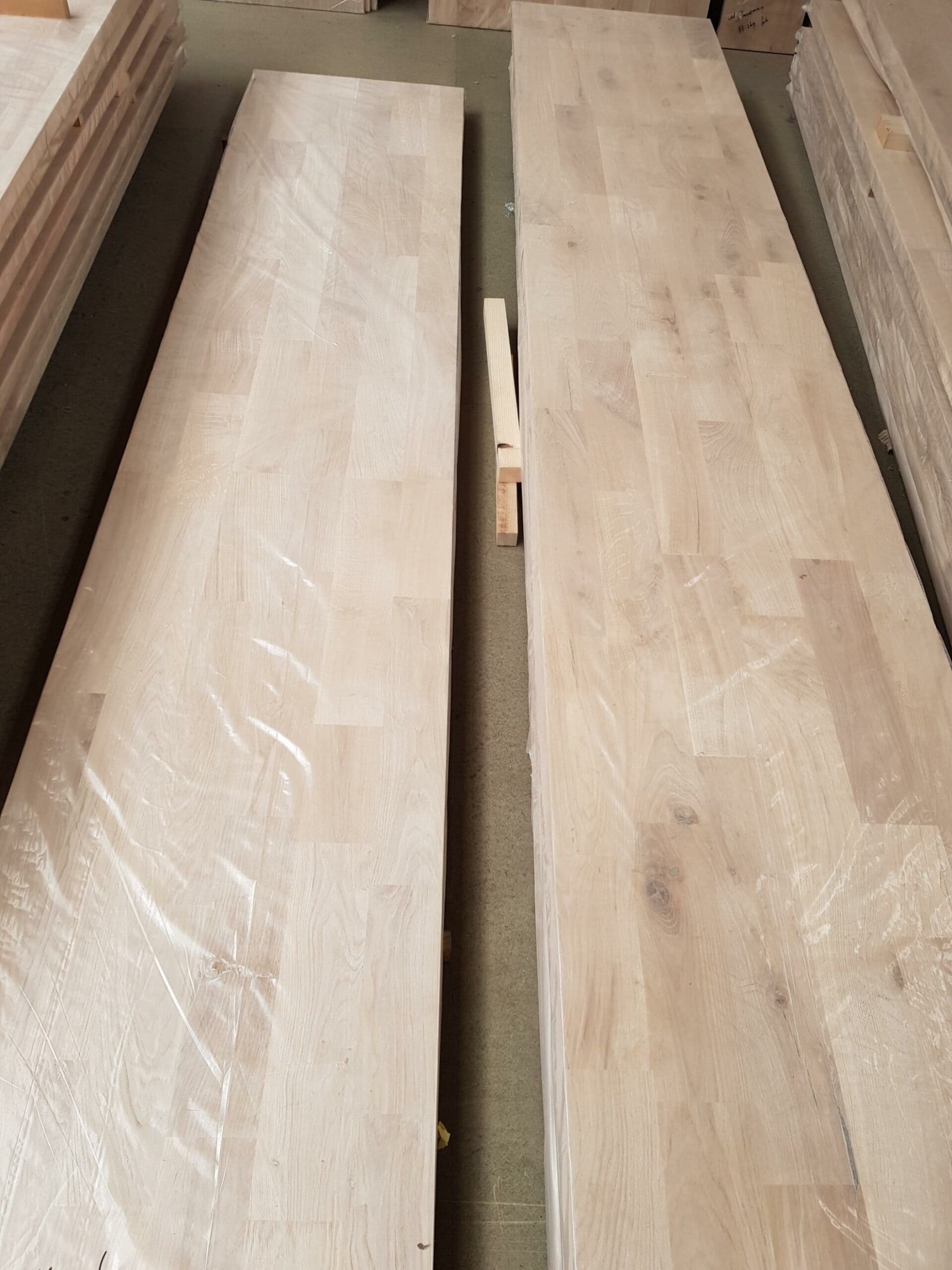 Möbelbauplatte Eiche massiv 4